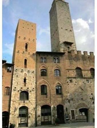 Apartamento La Torre Useppi San Gimignano Exterior foto